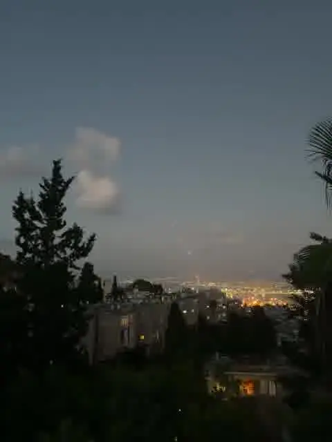 תיעוד נוסף מיירוט כיפת ברזל הערב מעל שמי חיפה